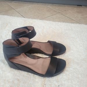 Gentle Soul sandals